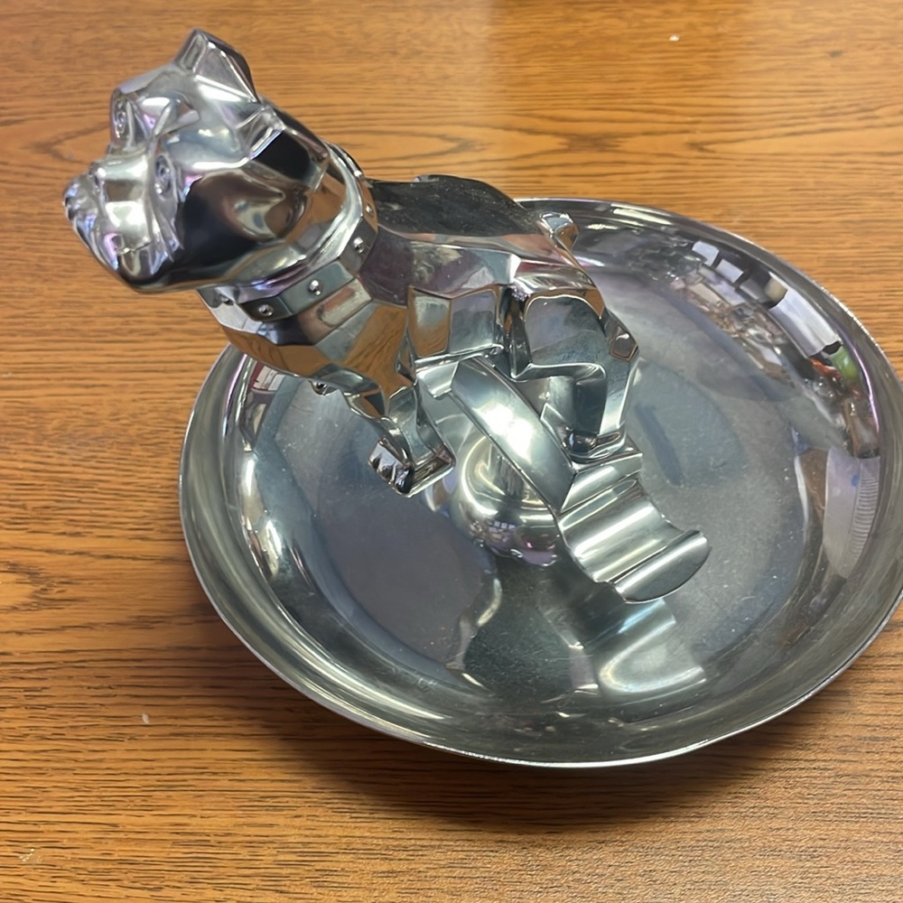VTG MACK TRUCK BULLDOG ASHTRAY